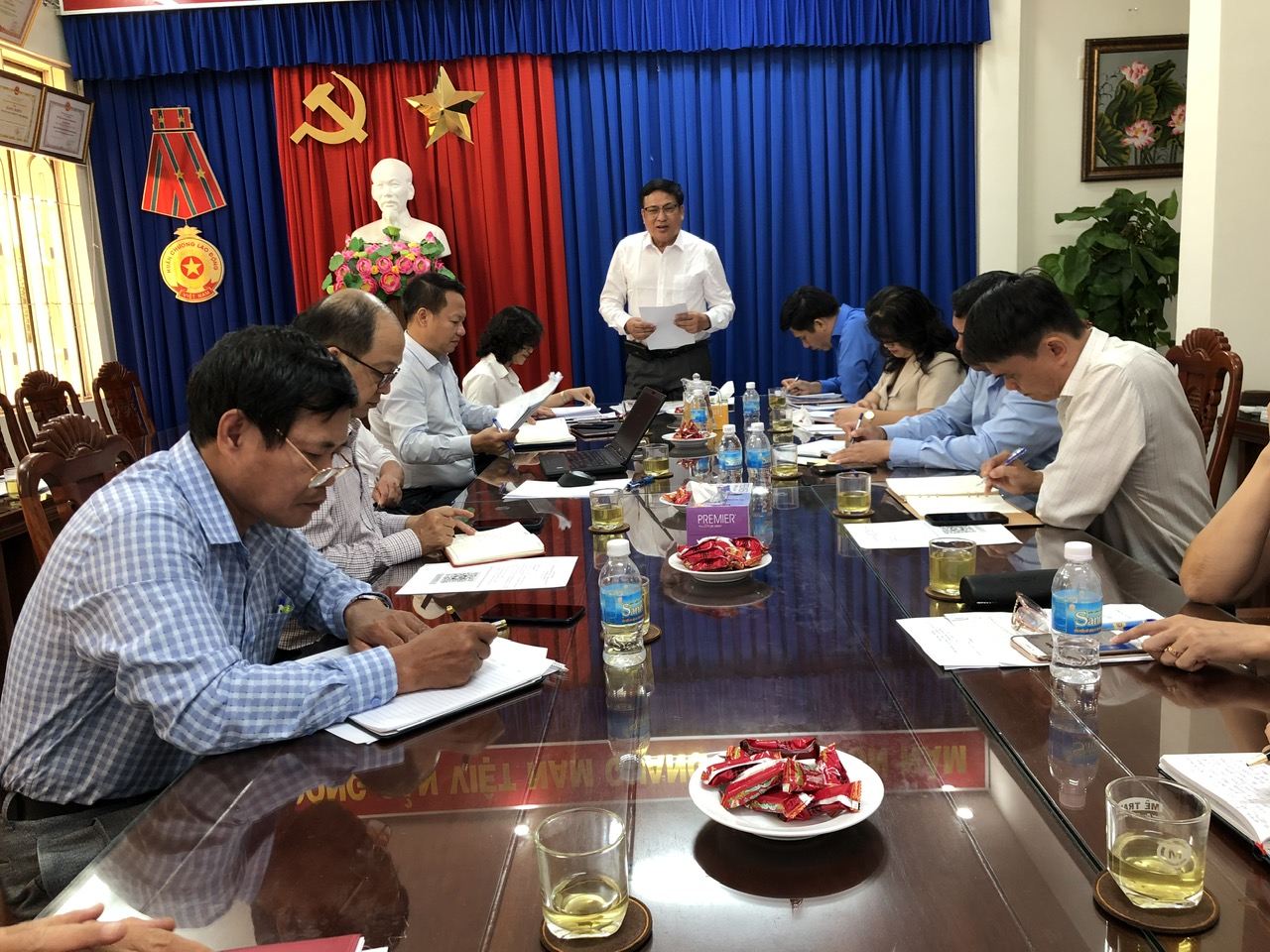 Nghiên cứu các nhiệm vụ khoa học về môi trường với sức khỏe con người