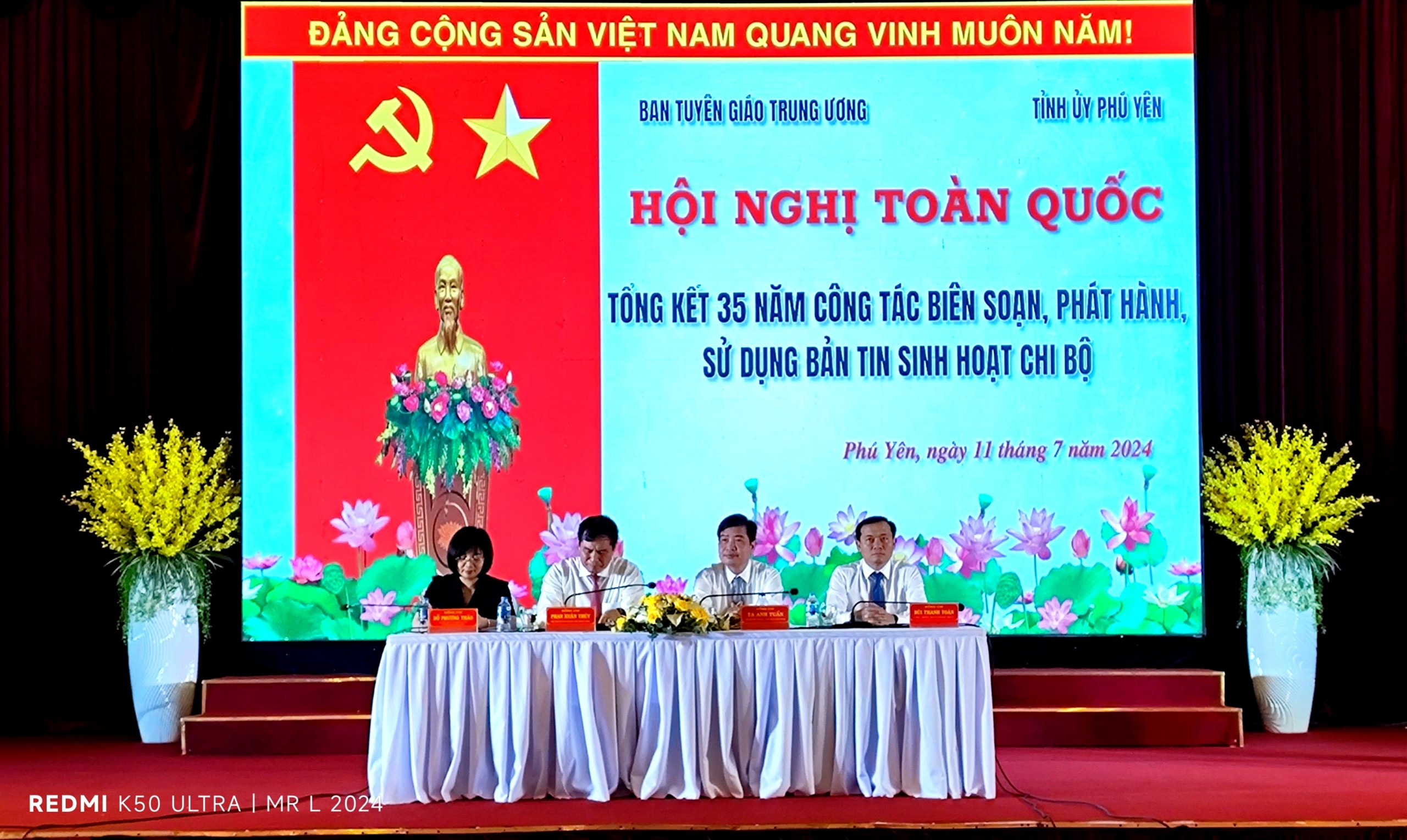 Hội nghị toàn quốc tổng kết 35 năm công tác biên soạn, phát hành, sử dụng Bản tin sinh hoạt chi bộ 
