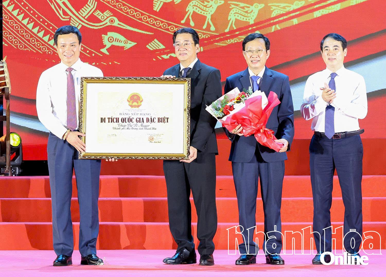 Tôn vinh Di tích quốc gia đặc biệt Tháp Bà Pô Nagar và di sản văn hóa phi vật thể trầm hương Khánh Hòa