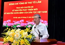 Gắn lý luận chính trị với thực tiễn để vươn mình trong kỷ nguyên mới