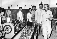 Hồ Chí Minh - Đường lên hạnh phúc rộng thênh thênh