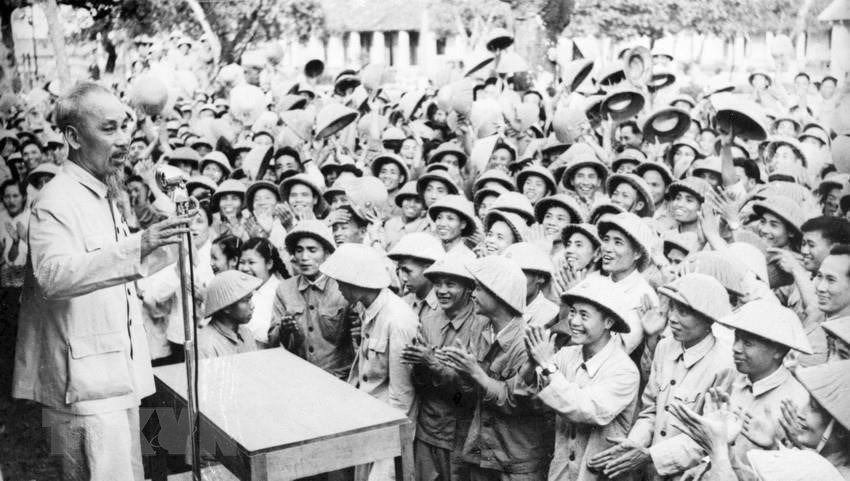 Vận dụng tư tưởng Hồ Chí Minh về xây dựng yếu tố chính trị trong Quân đội nhân dân Việt Nam
