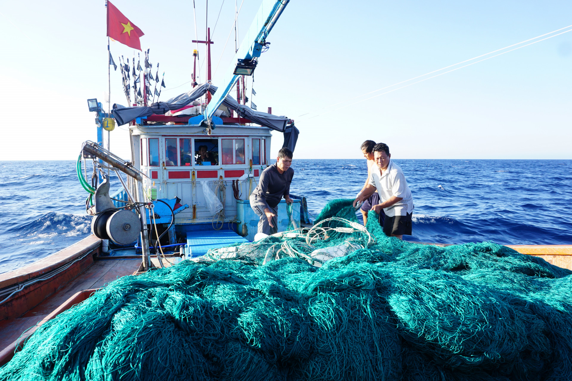 Tập trung gỡ “thẻ vàng” IUU