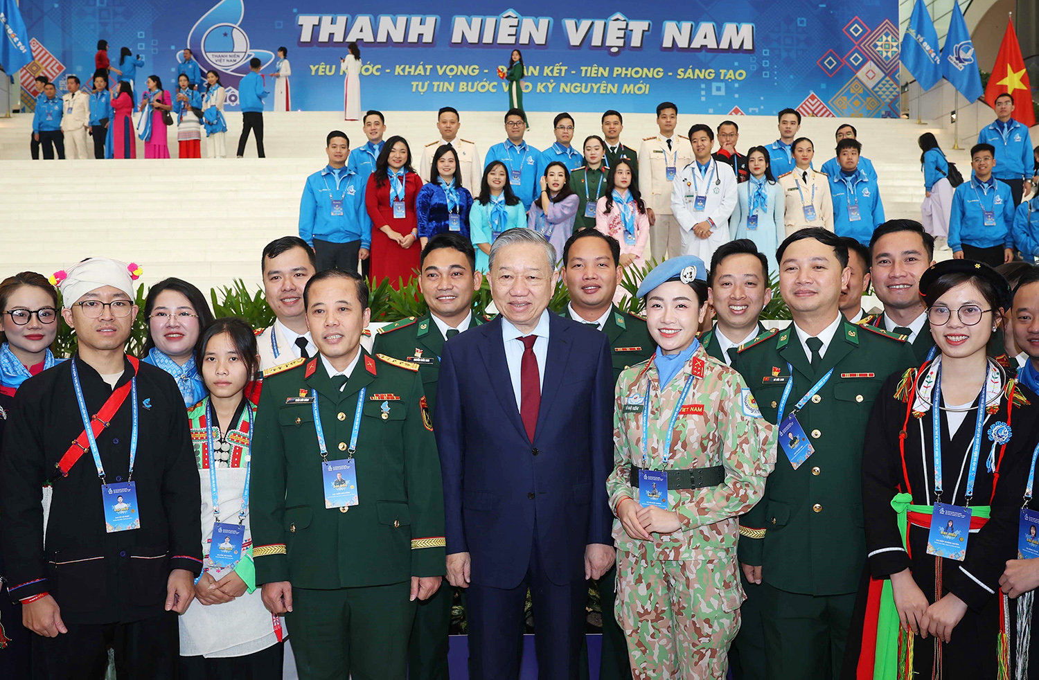 Chủ nghĩa Mac-Lê-nin , tư tưởng Hồ Chí Minh về tư cách, tiêu chuẩn người đảng viên - Gợi mở xây dựng thế hệ đảng viên trong kỷ nguyên mới