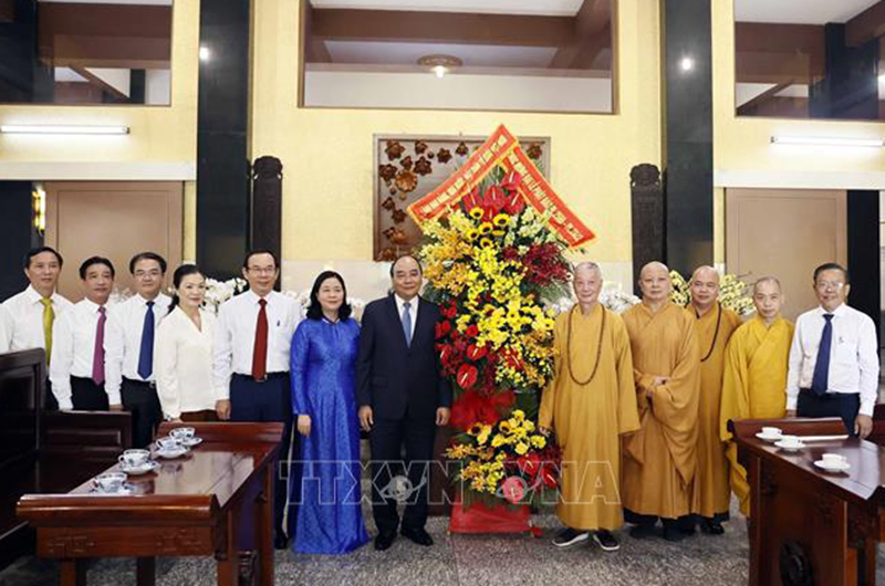 Chủ tịch nước Nguyễn Xuân Phúc chúc mừng Đại lễ Phật đản tại Thành phố Hồ Chí Minh