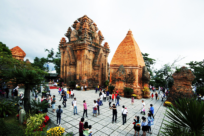 Lưu lại nét đẹp lễ hội Tháp Bà Ponagar