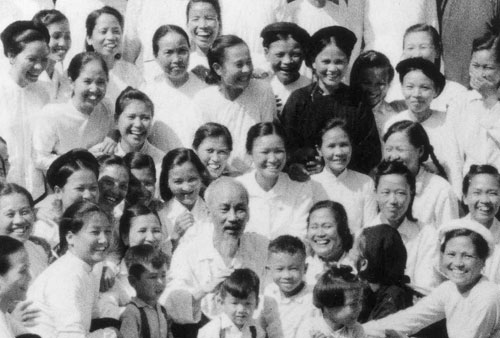 Vận dụng tư tưởng Hồ Chí Minh về vấn đề phụ nữ tham gia lãnh đạo, quản lý trong giai đoạn hiện nay