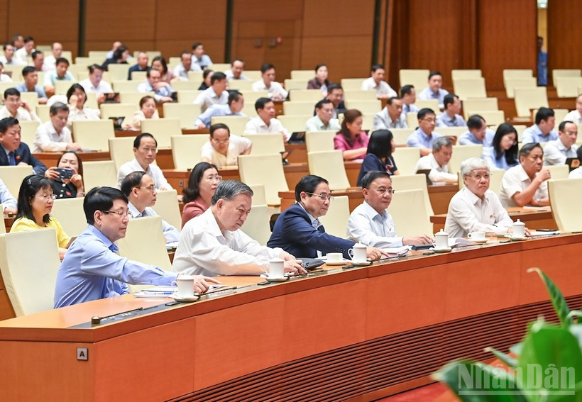 Quốc hội biểu quyết thông qua Nghị quyết sửa đổi Hiến pháp năm 2013