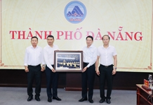 Đoàn công tác của tỉnh Khánh Hòa thăm và làm việc với TP. Đà Nẵng về kinh nghiệm xây dựng đô thị trực thuộc Trung ương và chuyển đổi số