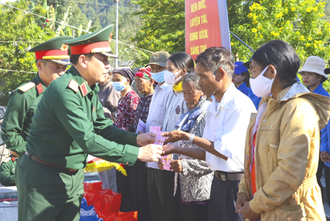 Xuân đoàn kết, Tết thắm tình quân dân