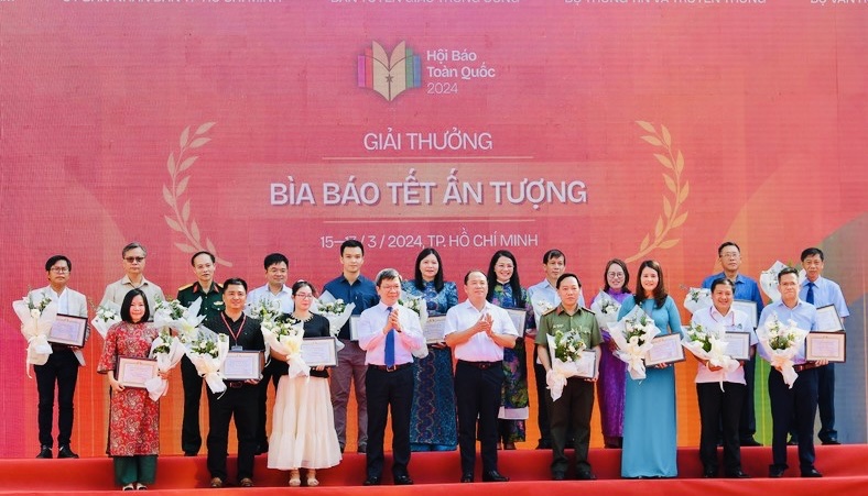 Báo Khánh Hòa đạt giải C - Giải Bìa báo Tết ấn tượng tại Hội báo toàn quốc năm 2024