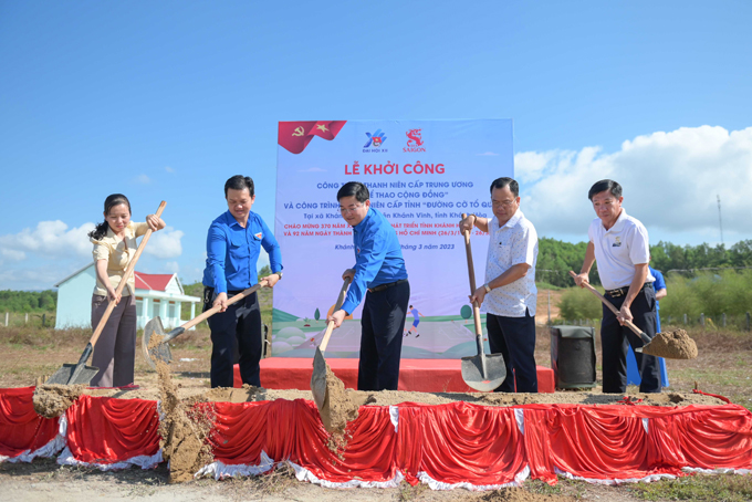 Khởi công công trình thanh niên cấp Trung ương "Sân thể thao cộng đồng" tại xã Khánh Đông