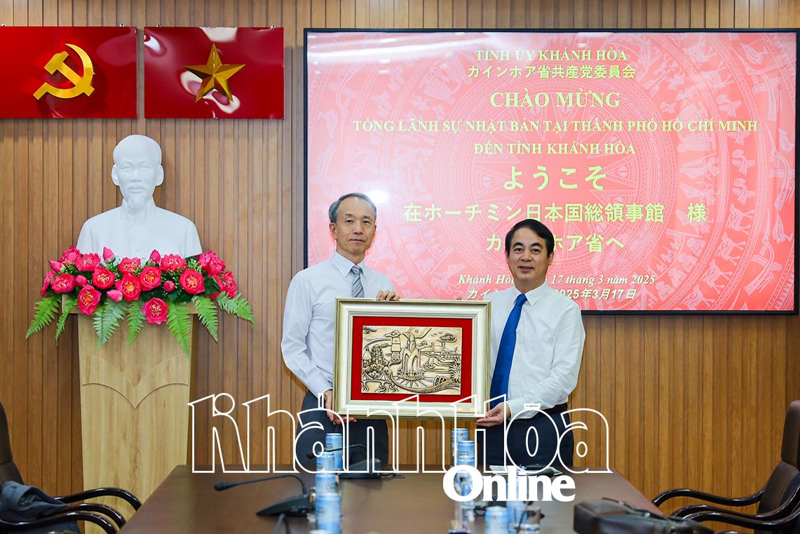 Bí thư Tỉnh ủy Nghiêm Xuân Thành tiếp Tổng Lãnh sự Nhật Bản tại TP. Hồ Chí Minh