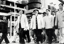 Vận dụng và phát triển sáng tạo luận điểm của Hồ Chí Minh về vai trò lãnh đạo của Đảng đối với công nghiệp hoá đến năm 2030, tầm nhìn 2045
