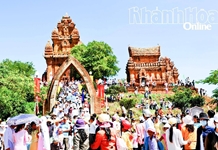 Giữ gìn, phát huy giá trị của lễ hội Katê