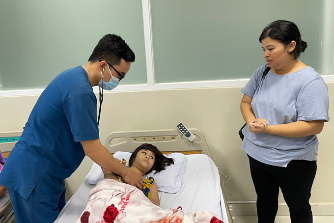 Vụ việc nhiều học sinh nghi ngộ độc thực phẩm: Sẽ sớm xác minh nguyên nhân