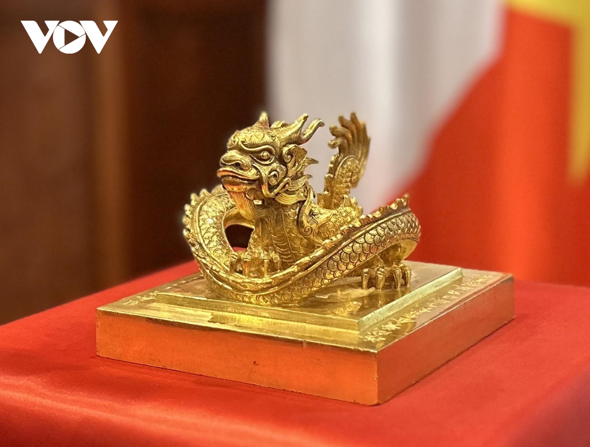 Ấn vàng “Hoàng đế chi bảo” đã về đến Việt Nam