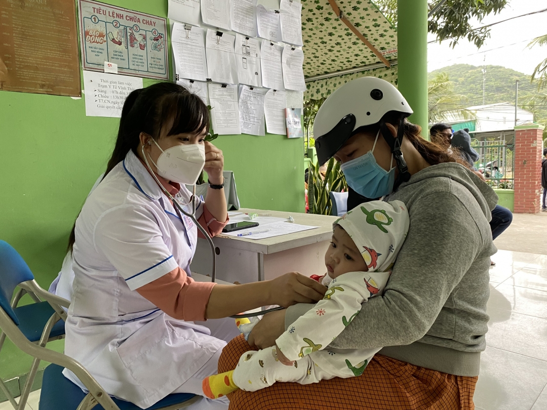 Đồng loạt tiêm và tiêm bù vắc xin cho trẻ