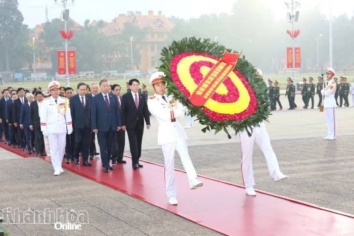 Lãnh đạo Đảng, Nhà nước và đại biểu dự Đại hội XIV của Đảng vào Lăng viếng Chủ tịch Hồ Chí Minh