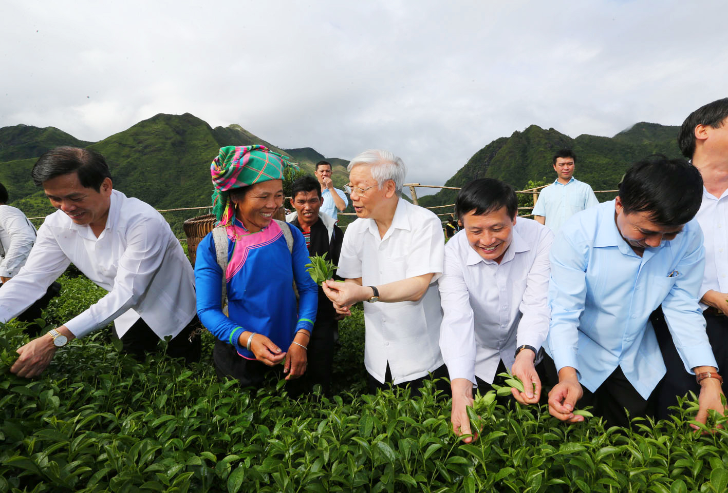 Một số vấn đề về phương châm "Dân biết,dân bàn, dân làm, dân kiểm tra , dân giám sát, dân thụ hưởng"