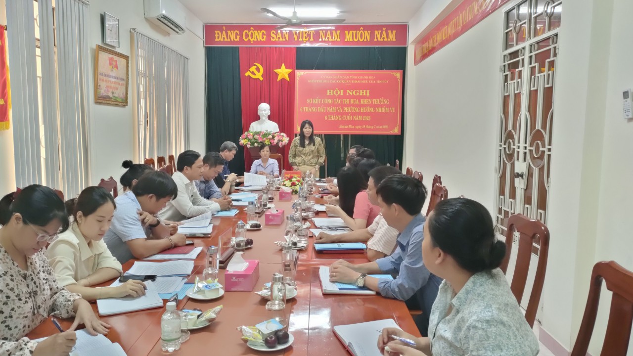 Sơ kết công tác thi đua Khối các cơ quan tham mưu Tỉnh ủy 