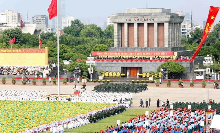 Xử lý mối quan hệ dân tộc - giai cấp qua Cách mạng Tháng Tám năm 1945