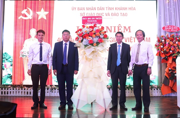 NGÀNH GIÁO DỤC KHÁNH HÒA TIẾP TỤC PHÁT HUY NHỮNG KẾT QUẢ ĐẠT ĐƯỢC, THỰC HIỆN THẮNG LỢI CÁC MỤC TIÊU GIÁO DỤC