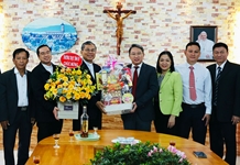 Bí thư Tỉnh ủy Nguyễn Hải Ninh thăm Giáo xứ Chánh tòa Nha Trang