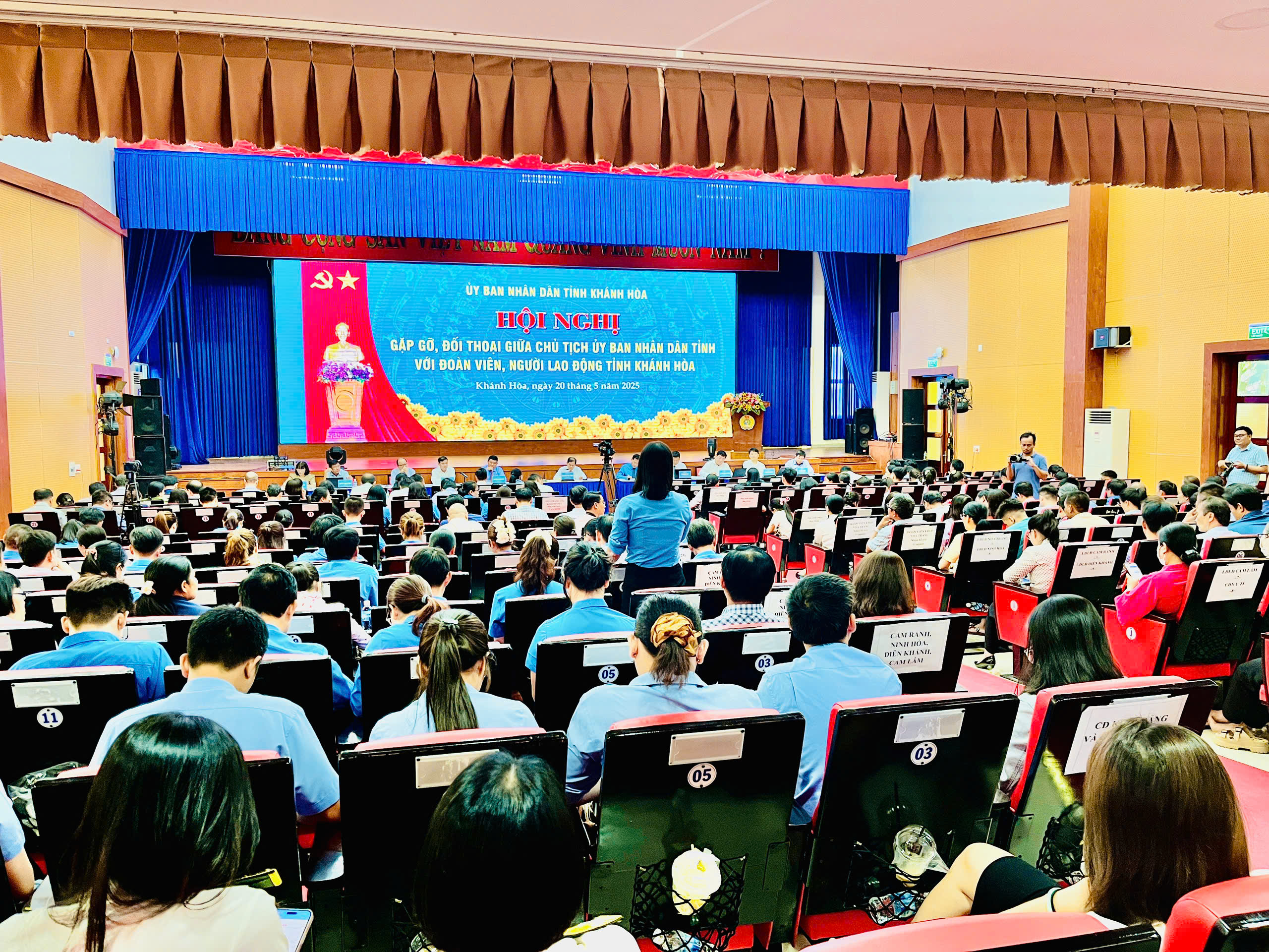 Khánh Hòa: tổ chức Hội nghị gặp gỡ, đối thoại giữa Chủ tịch UBND tỉnh với đoàn viên, người lao động năm 2025