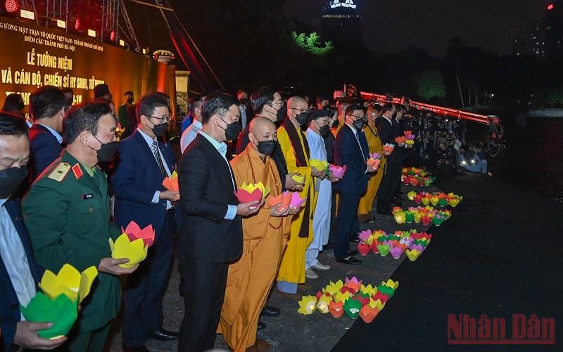 Lễ tưởng niệm đồng bào tử vong và cán bộ, chiến sĩ hy sinh trong đại dịch Covid-19