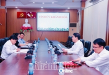 Bí thư Tỉnh ủy Nghiêm Xuân Thành làm việc với Tổ Văn kiện Đại hội Đảng bộ tỉnh