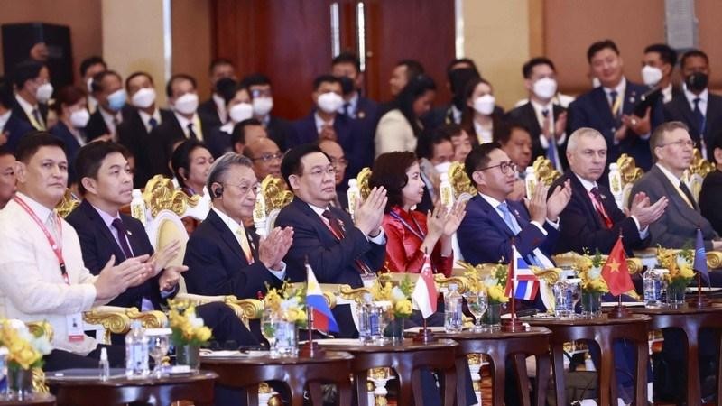  Vì một ASEAN tự cường, bao trùm và bền vững 