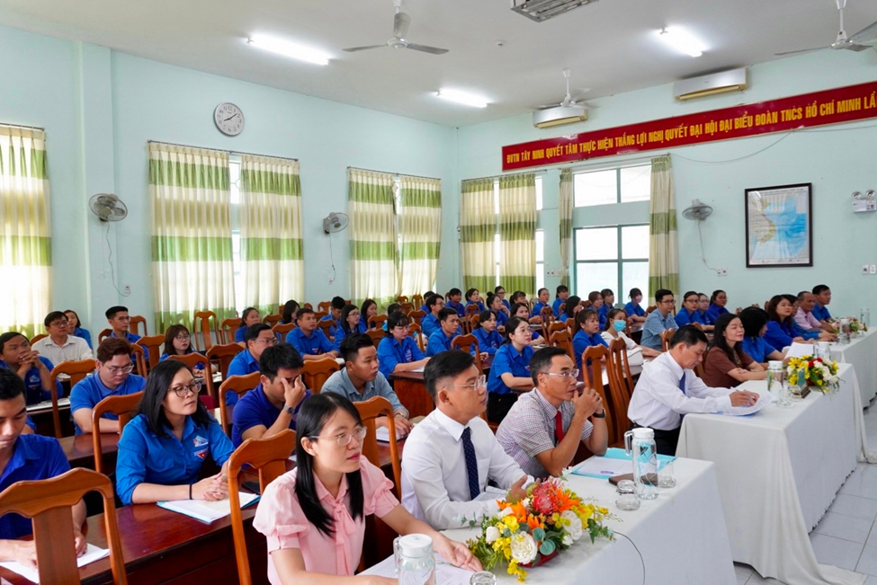 Yêu cầu và giải pháp nhằm nâng cao thái độ học tập các môn lý luận chính trị của người học tại các cơ sở đào tạo, bồi dưỡng hiện nay