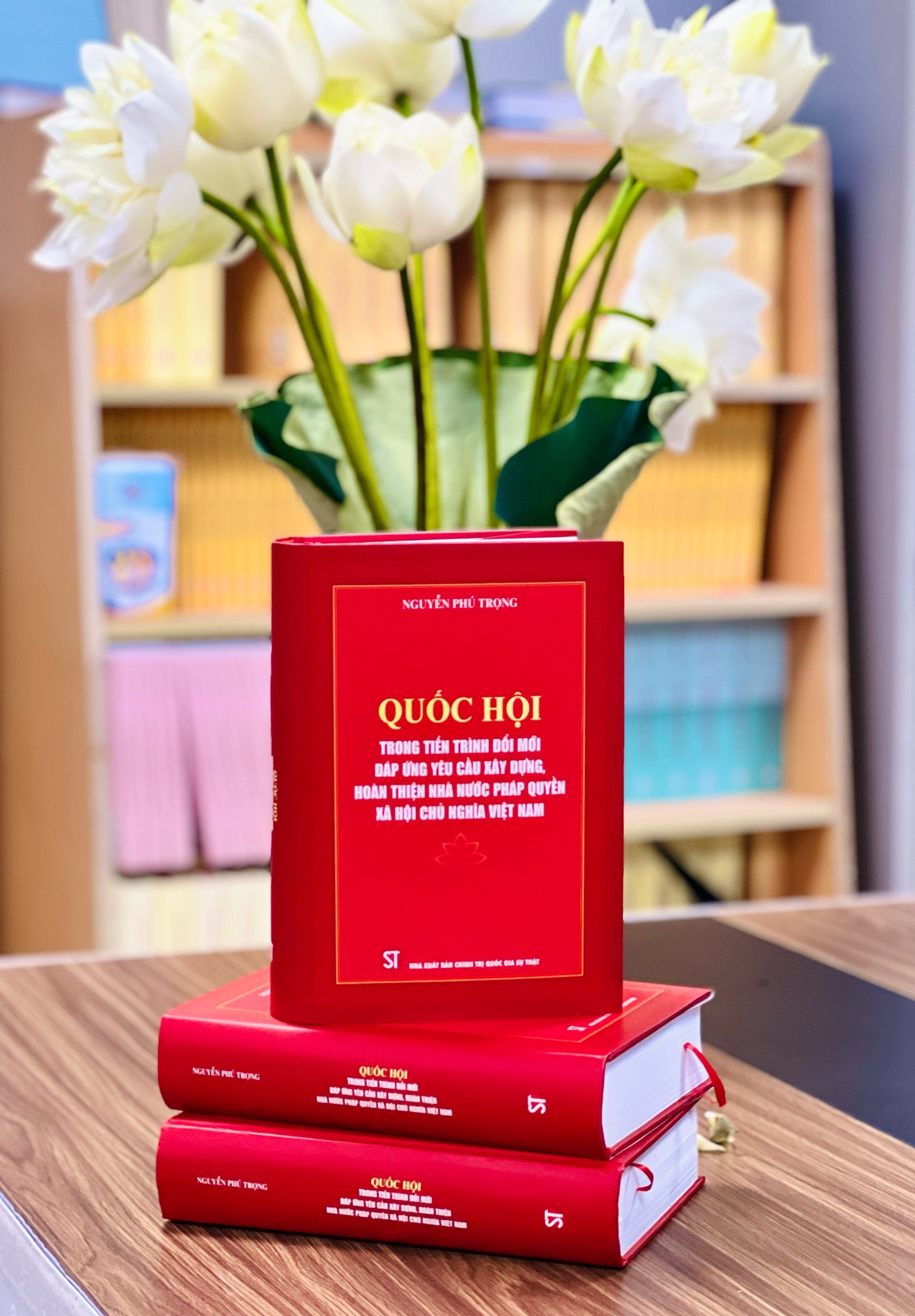 Cuốn sách “Quốc hội trong tiến trình đổi mới đáp ứng yêu cầu xây dựng, hoàn thiện nhà nước pháp quyền xã hội chủ nghĩa việt Nam” của Tổng Bí thư Nguyễn Phú Trọng tiếp tục định hướng cho Quốc hội không ngừng đổi mới và phát triển