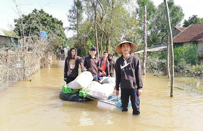 Vun đắp mối quan hệ láng giềng Việt-Lào bền chặt