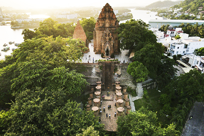 Náo nức lễ hội Tháp Bà Ponagar