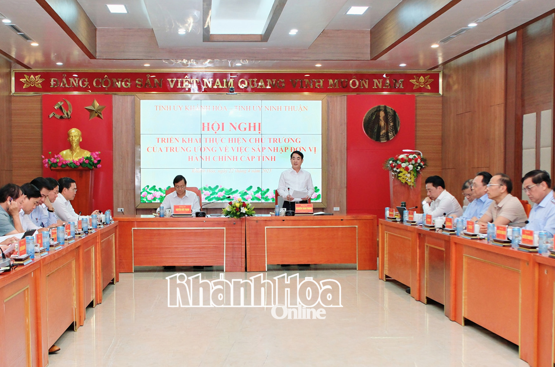 Thường trực Tỉnh ủy Khánh Hòa và Thường trực Tỉnh ủy Ninh Thuận tổ chức hội nghị về sáp nhập đơn vị hành chính cấp tỉnh