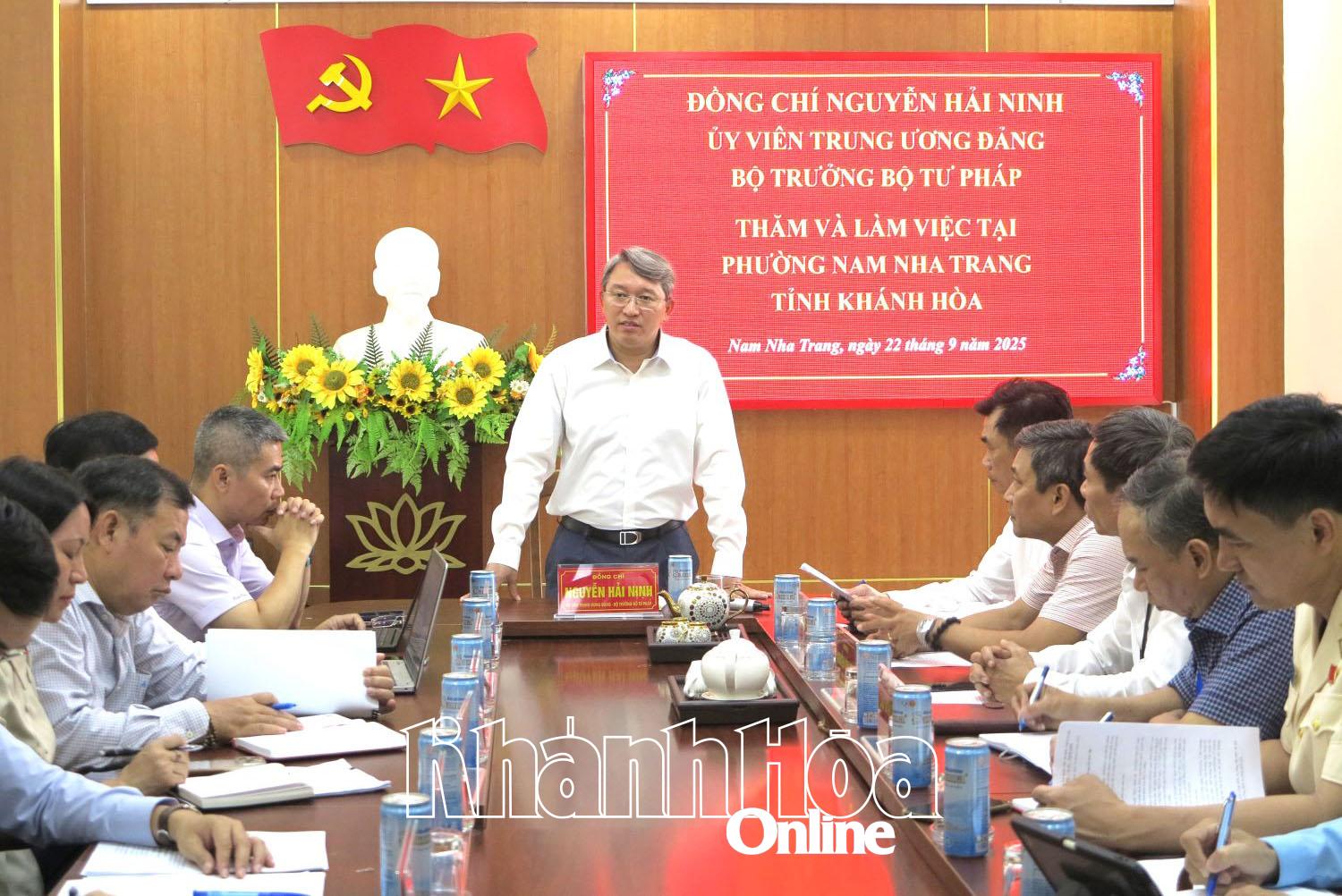 Bộ trưởng Bộ Tư pháp Nguyễn Hải Ninh làm việc với phường Nam Nha Trang