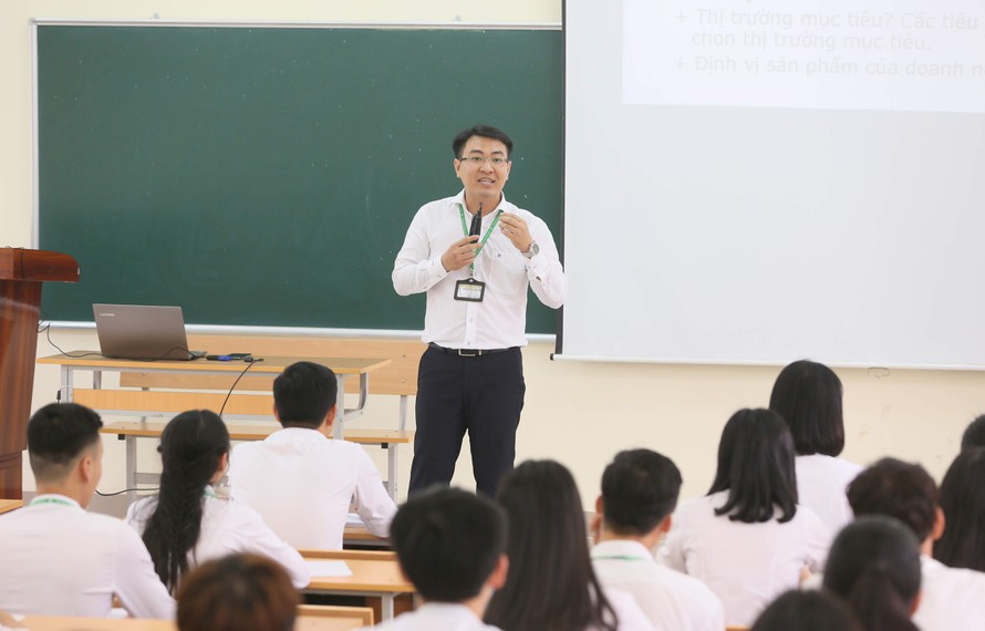 Nâng cao chất lượng học tập suốt đời của giảng viên đại học