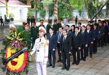 Đoàn lãnh đạo tỉnh Khánh Hòa viếng nguyên Chủ tịch nước Trần Đức Lương