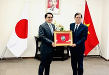 Đoàn công tác tỉnh Khánh Hòa thăm, làm việc với Tổng Lãnh sự quán Việt Nam tại Osaka, Nhật Bản