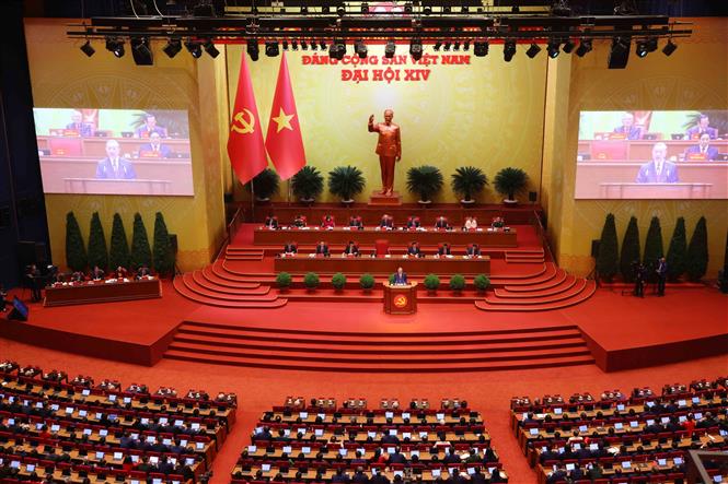 Nhận diện sớm để tranh thủ thời cơ, vượt qua thách thức, thực hiện thắng lợi Nghị quyết Đại hội XIV của Đảng
