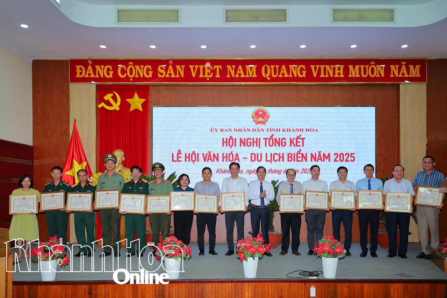 Kinh tế - xã hội 6 tháng đầu năm đạt nhiều kết quả tích cực