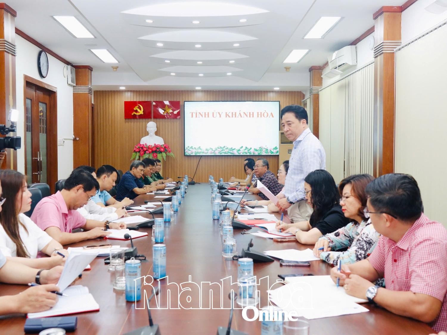 Thường trực Tỉnh ủy Khánh Hòa giao ban công tác tháng 4-2025