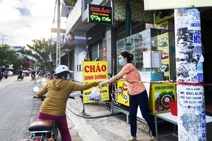 Nha Trang tăng cường kiểm tra, xử lý hoạt động kinh doanh không đảm bảo điều kiện phòng chống dịch bệnh