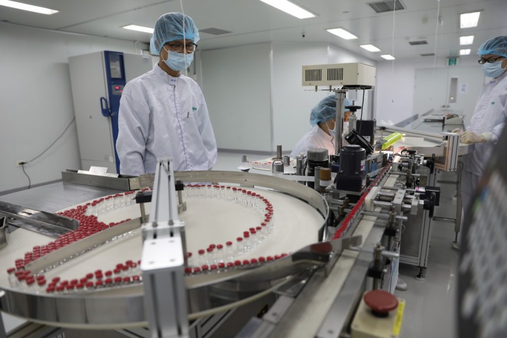 Vắc xin Sputnik V do Việt Nam gia công sắp được sử dụng    