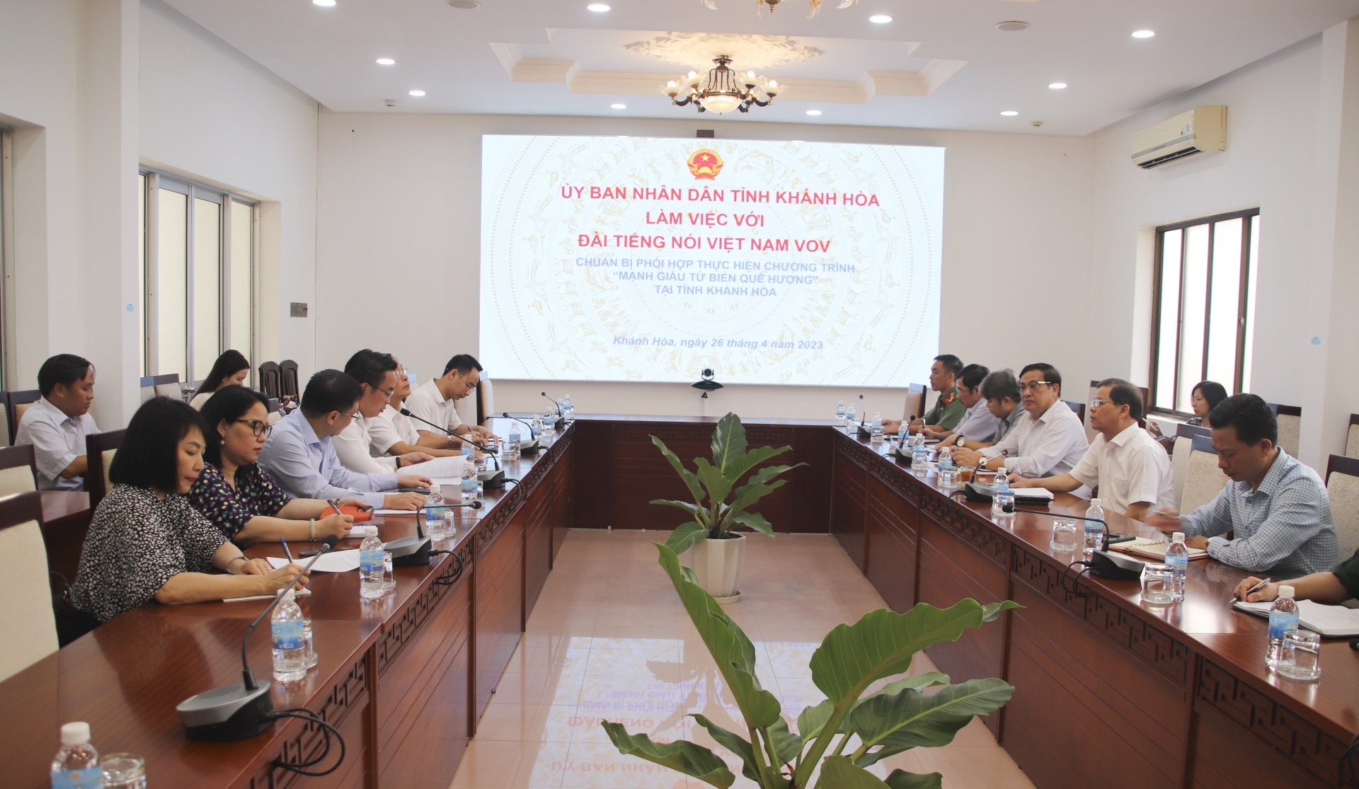 Bàn về thực hiện Chương trình “Mạnh giàu từ biển quê hương”