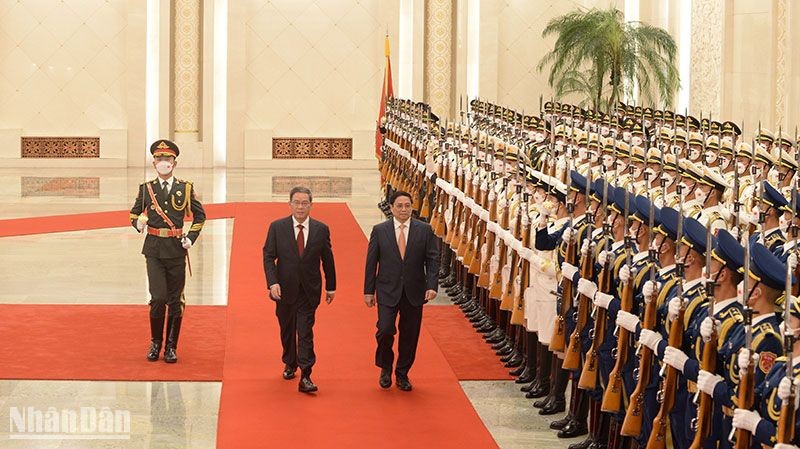  Thủ tướng Lý Cường chủ trì Lễ đón Thủ tướng Phạm Minh Chính thăm chính thức Trung Quốc 