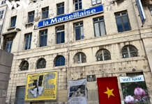 Gắn biển tưởng niệm Chủ tịch Hồ Chí Minh tại thành phố Marseille, Pháp