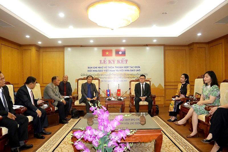 Tăng cường hợp tác báo chí Việt Nam - Lào